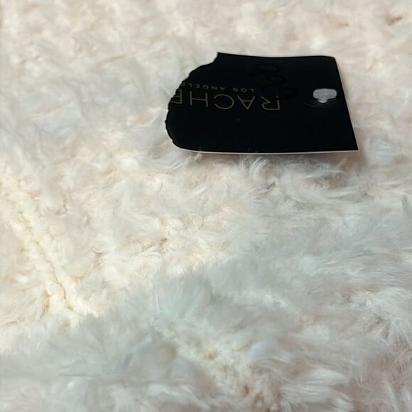 Rachel Zoe NWT 52" Round Plush Cream Tree Skirt - Picture 10 of 10